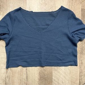 Waffle knit V neck crop top. M